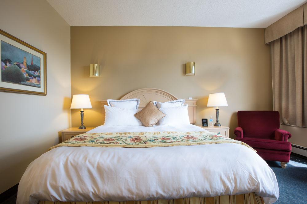 Nomad Hotel & Suites Fort Mcmurray Exteriör bild