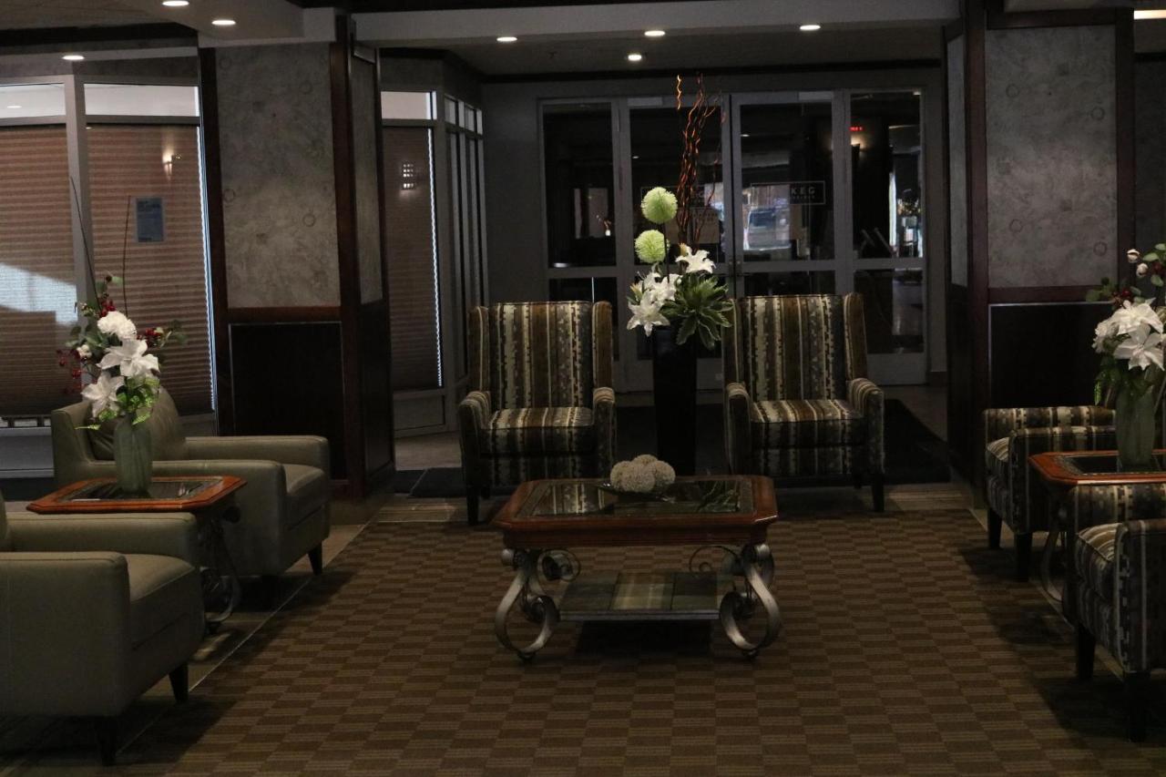 Nomad Hotel & Suites Fort Mcmurray Exteriör bild