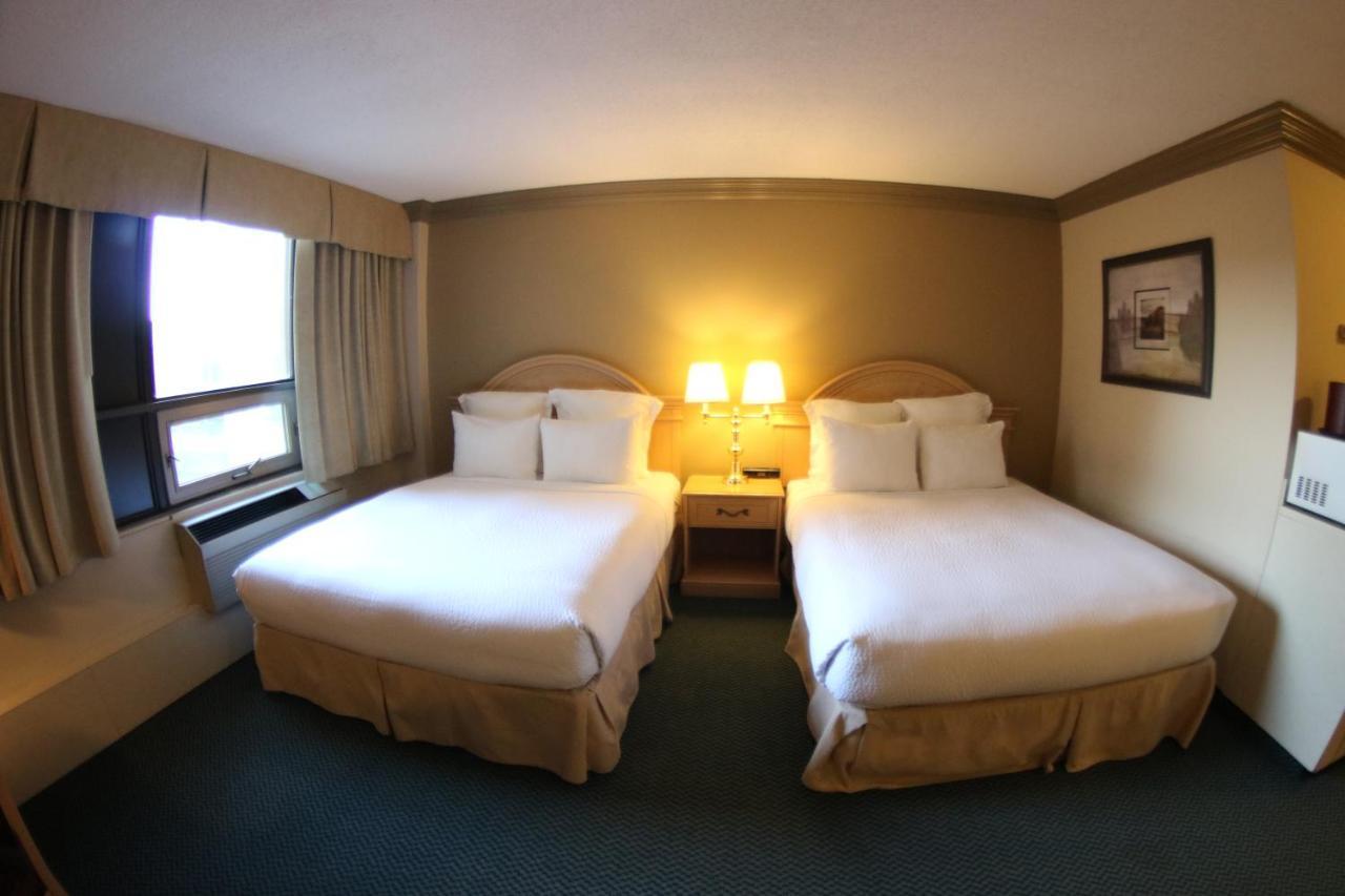 Nomad Hotel & Suites Fort Mcmurray Exteriör bild