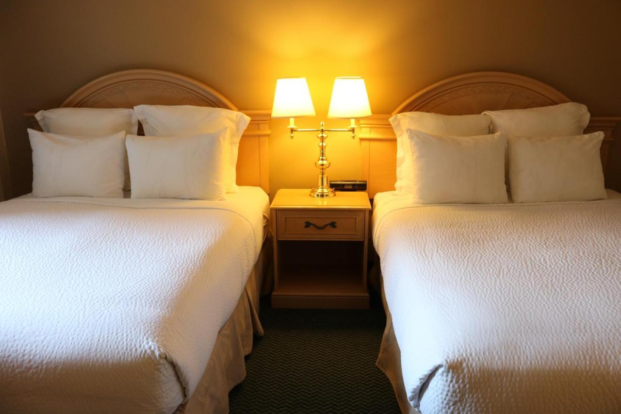 Nomad Hotel & Suites Fort Mcmurray Exteriör bild