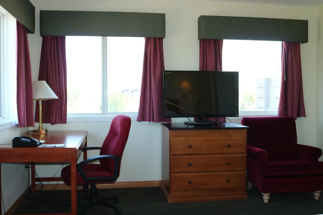 Nomad Hotel & Suites Fort Mcmurray Exteriör bild