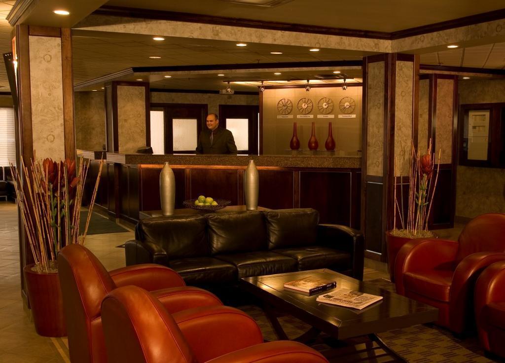 Nomad Hotel & Suites Fort Mcmurray Exteriör bild