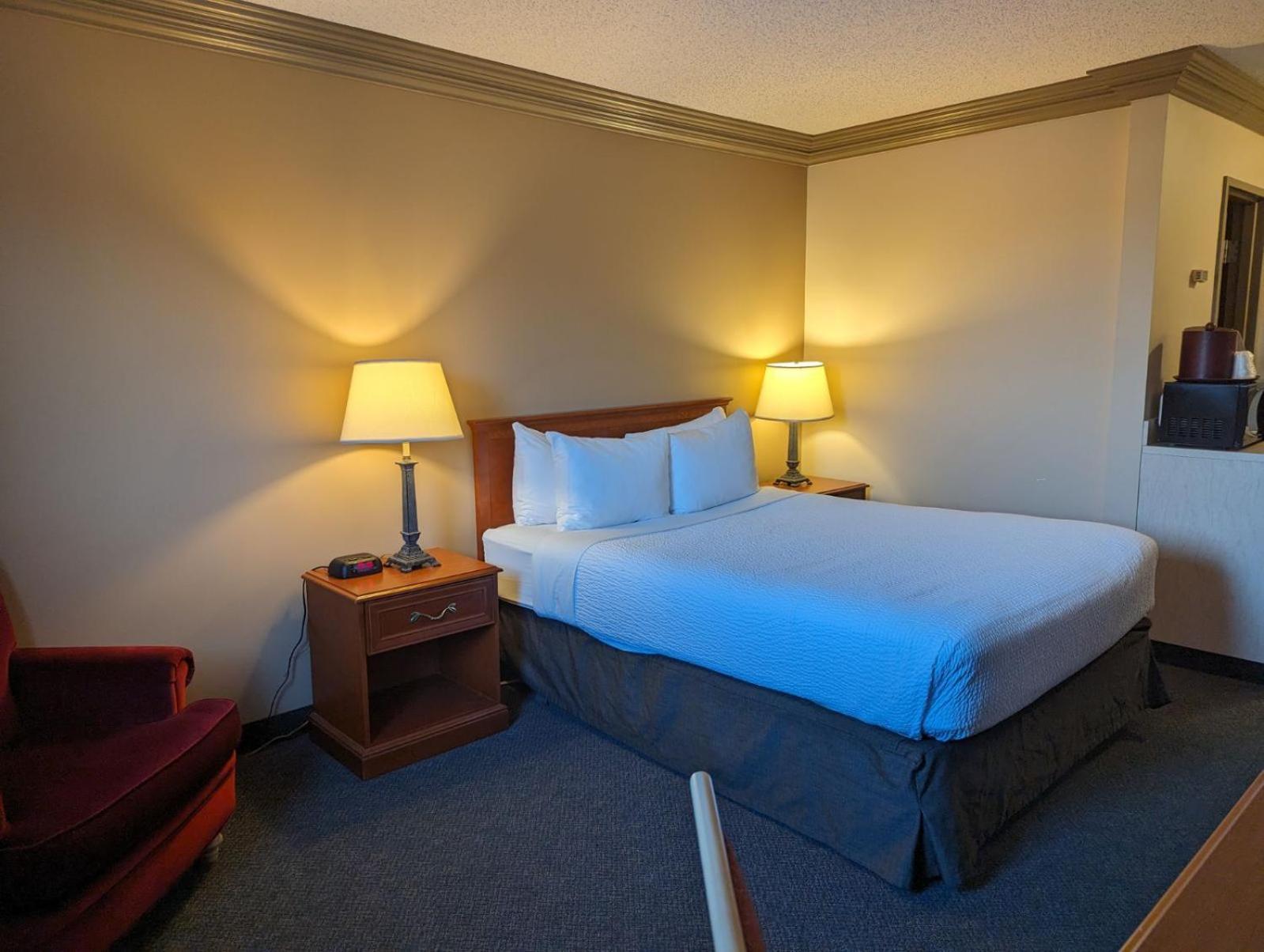 Nomad Hotel & Suites Fort Mcmurray Exteriör bild