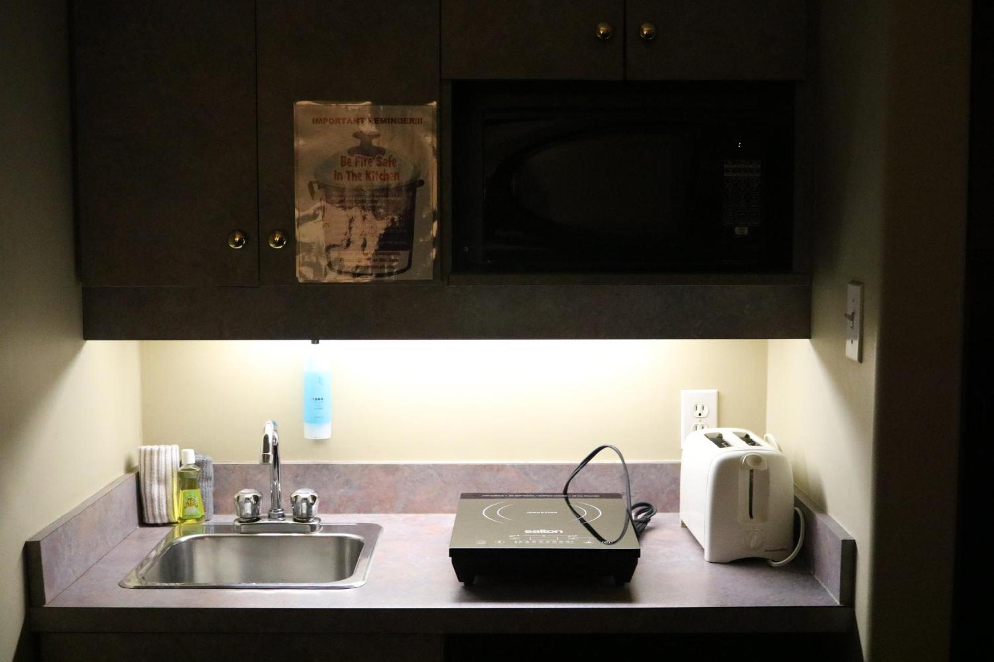 Nomad Hotel & Suites Fort Mcmurray Rum bild