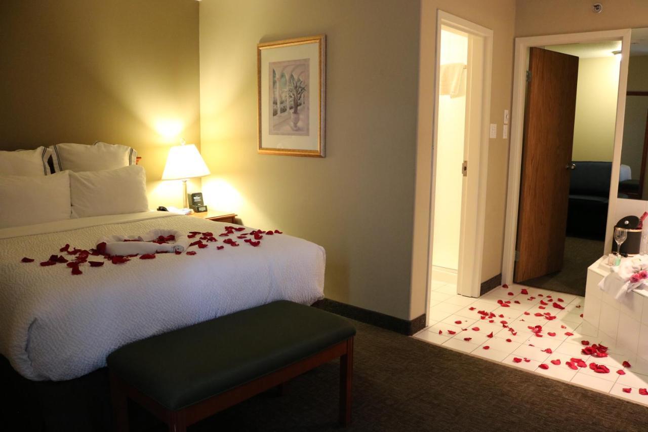 Nomad Hotel & Suites Fort Mcmurray Exteriör bild